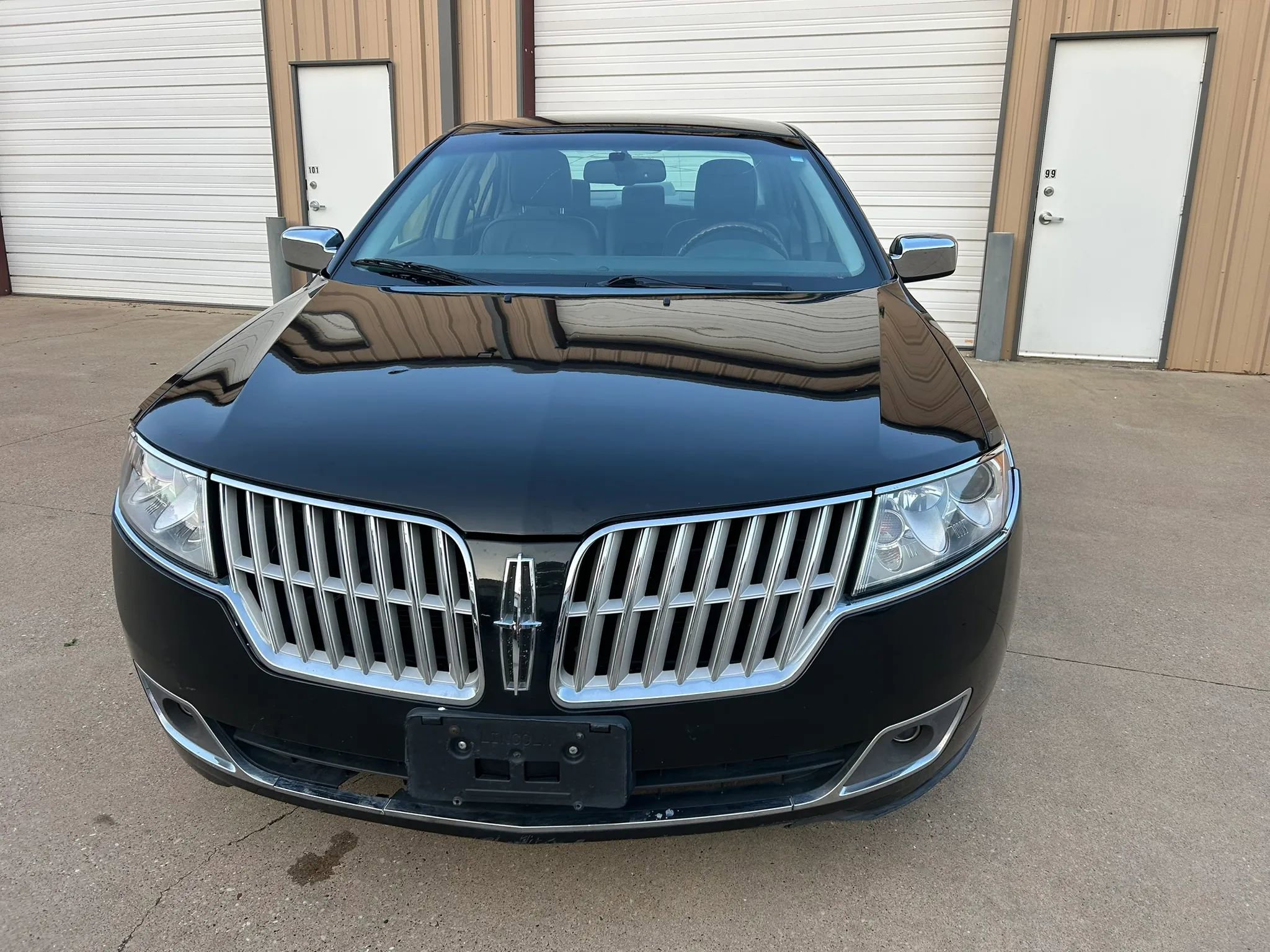 Used 2010 Lincoln MKZ FWD image 4