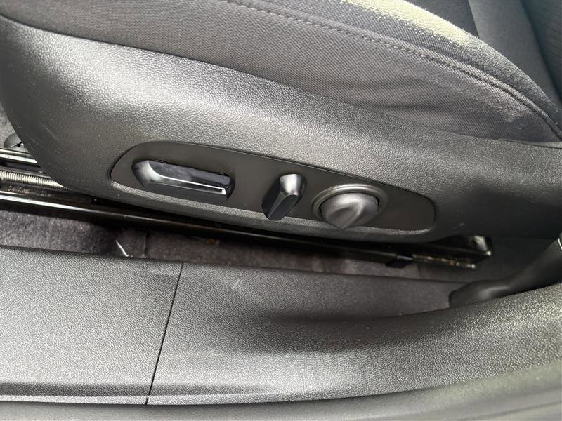 Used 2023 Chevrolet Malibu LT image 8