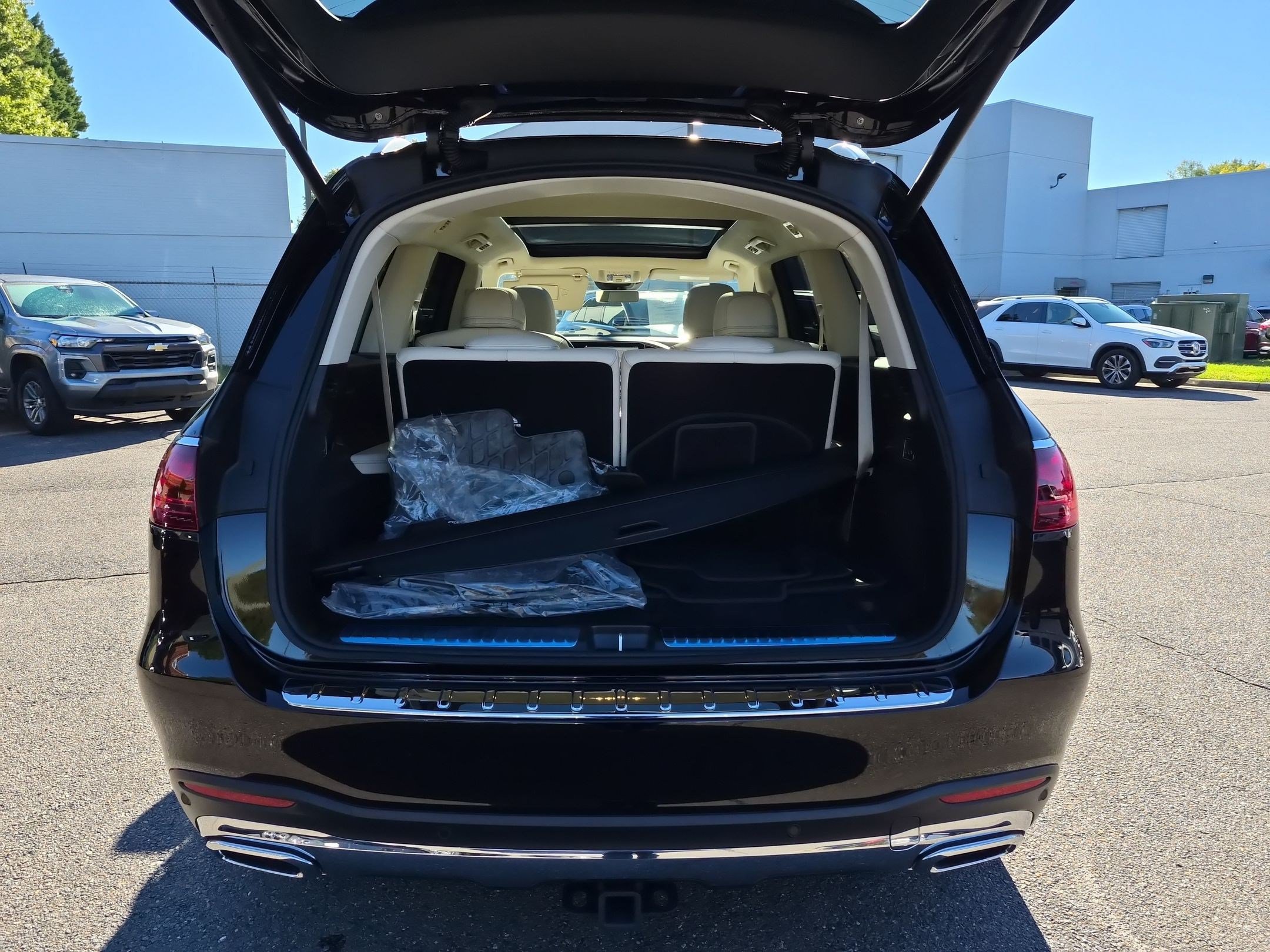 Certified 2025 Mercedes-Benz GLS 450 4MATIC image 34