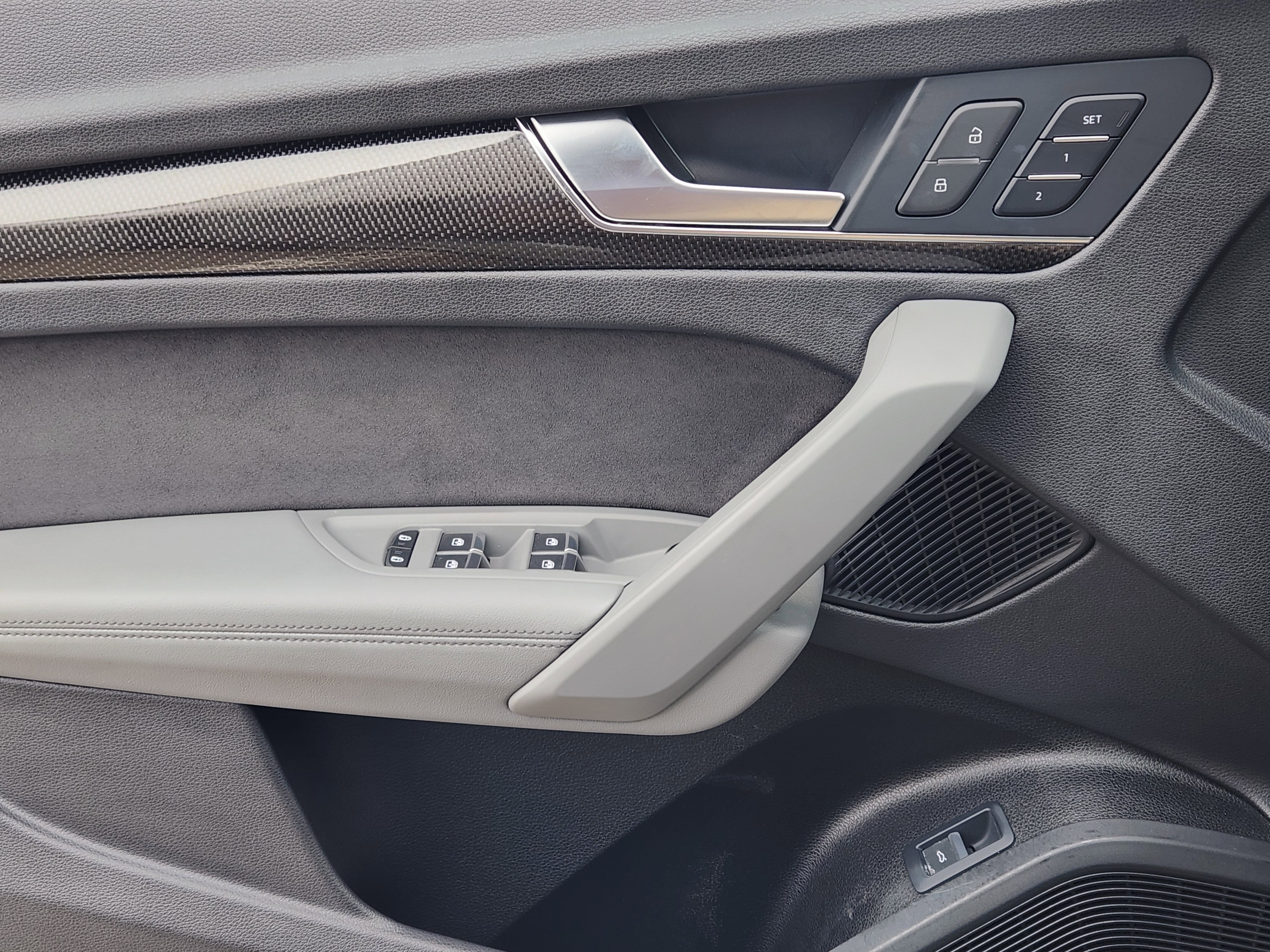 Used 2022 Audi SQ5 Premium Plus w/ Premium Plus Package image 23