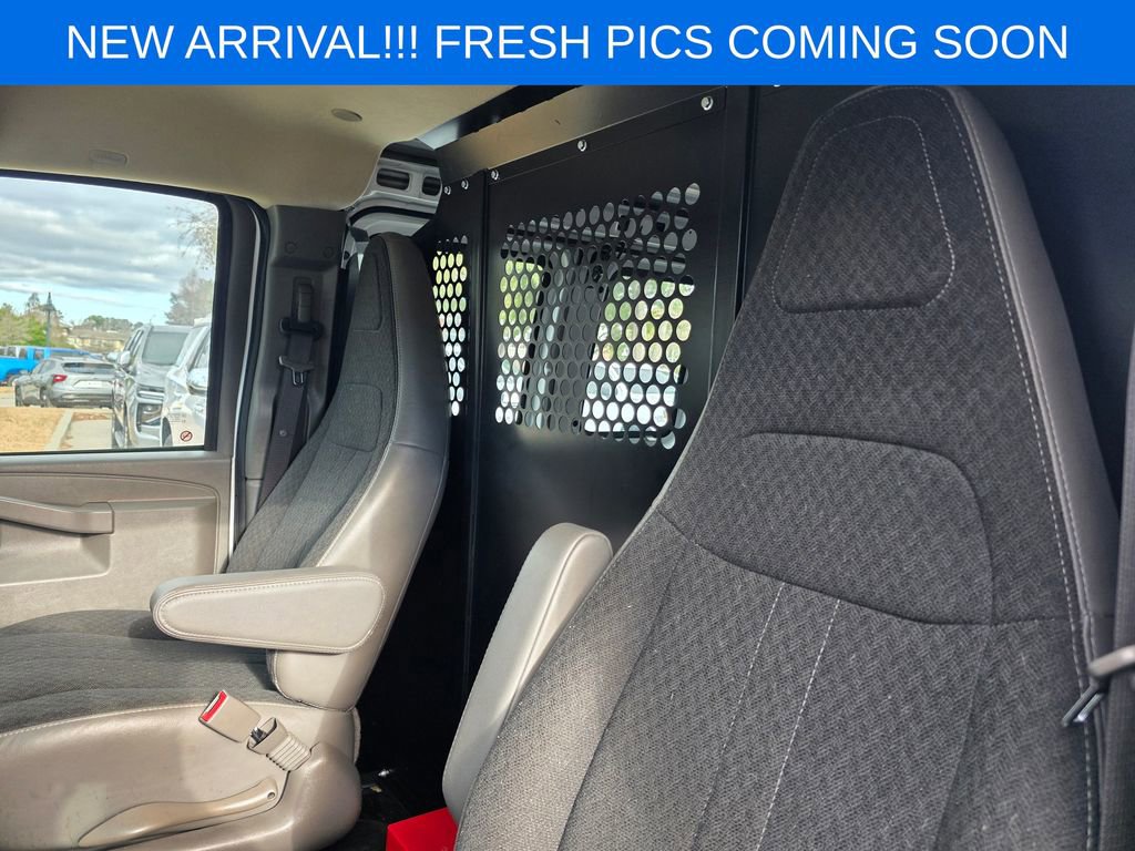 Used 2024 Chevrolet Express 2500 w/ Driver Convenience Package image 9