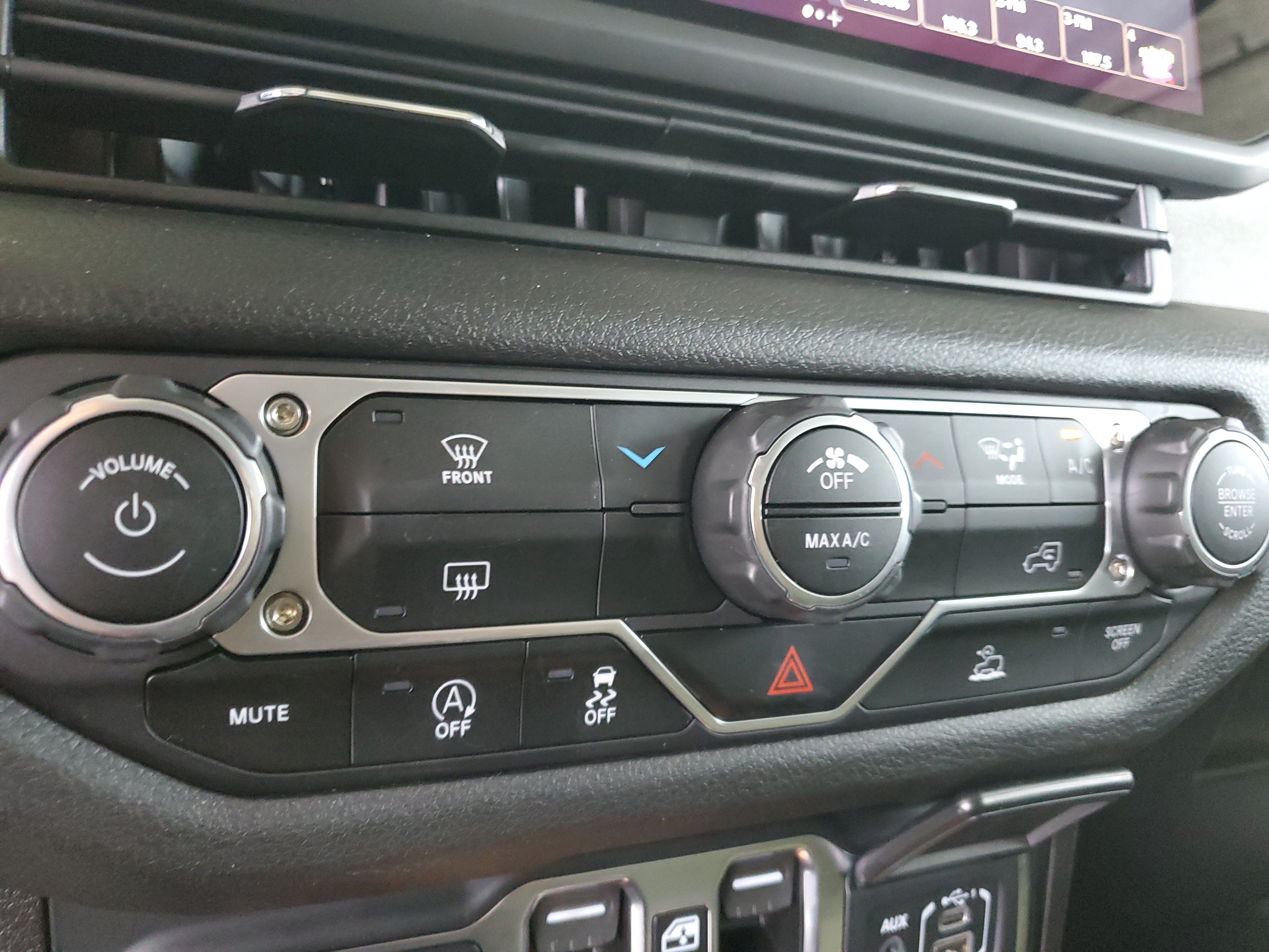 Used 2024 Jeep Wrangler Unlimited Sport AWD/4WD image 27