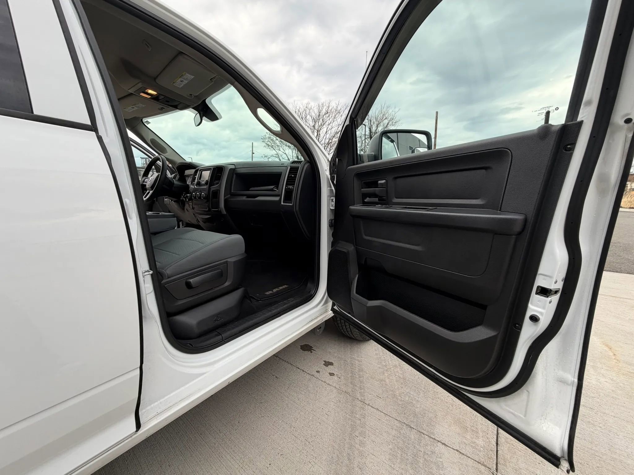 Used 2019 RAM 1500 Express image 27