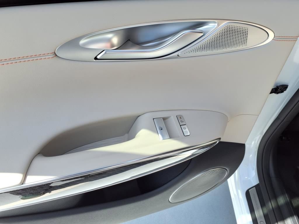 New 2026 Genesis GV70 3.5T Sport Prestige image 9