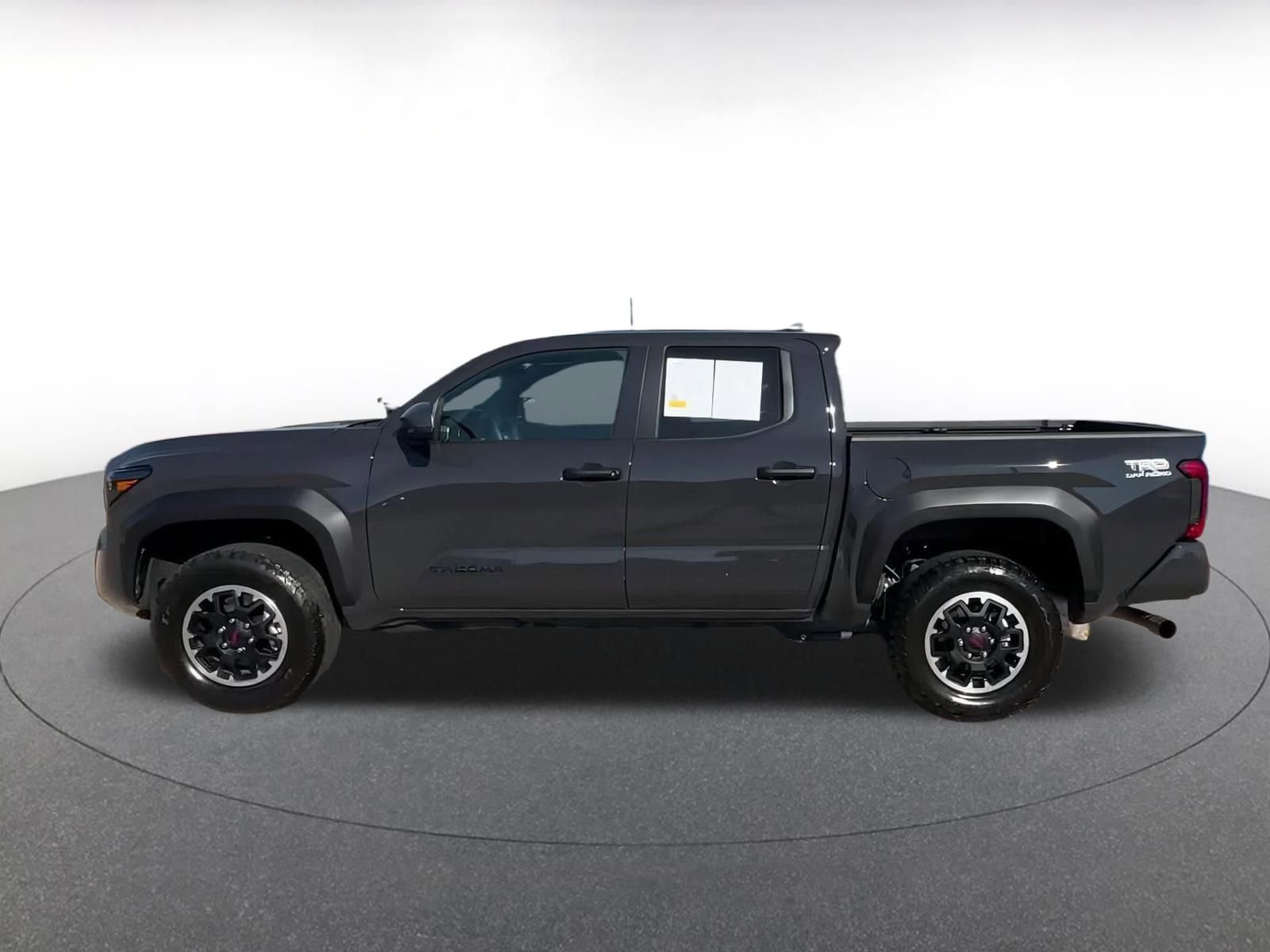 Used 2025 Toyota Tacoma TRD Off-Road image 8