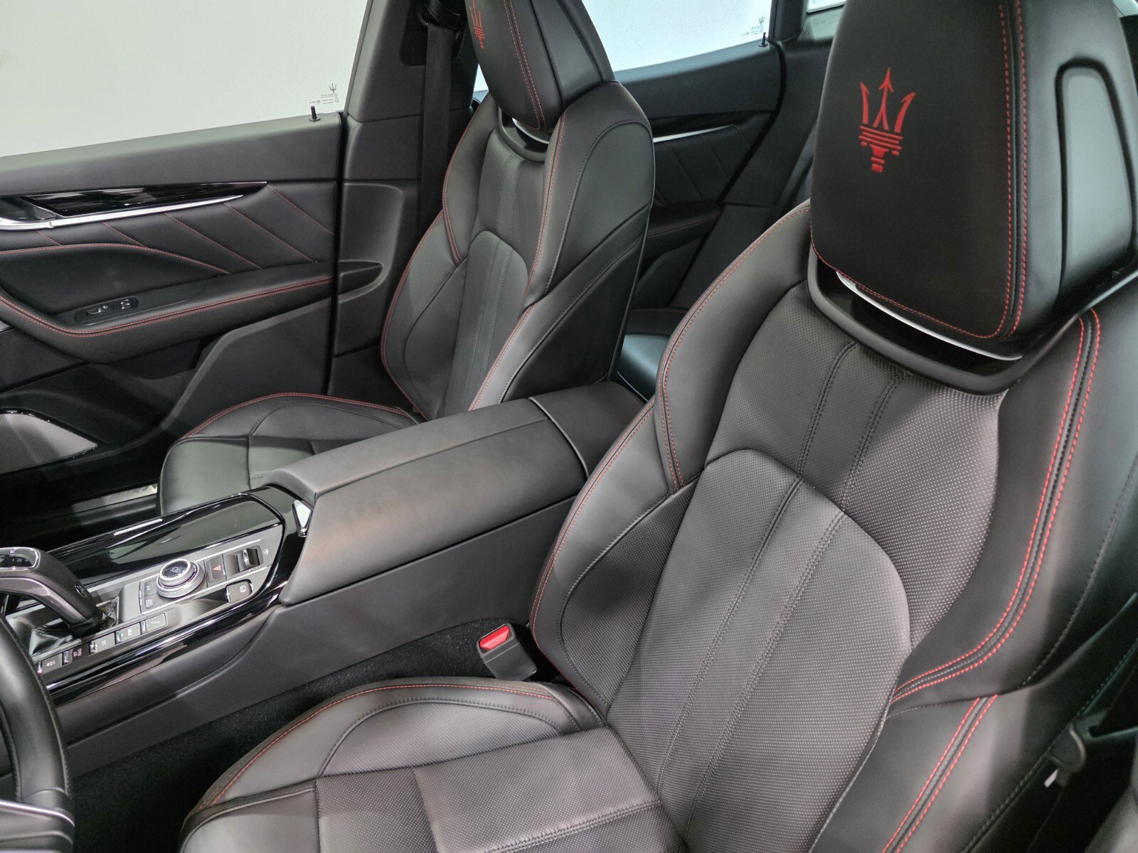 Used 2023 Maserati Levante Modena S image 8