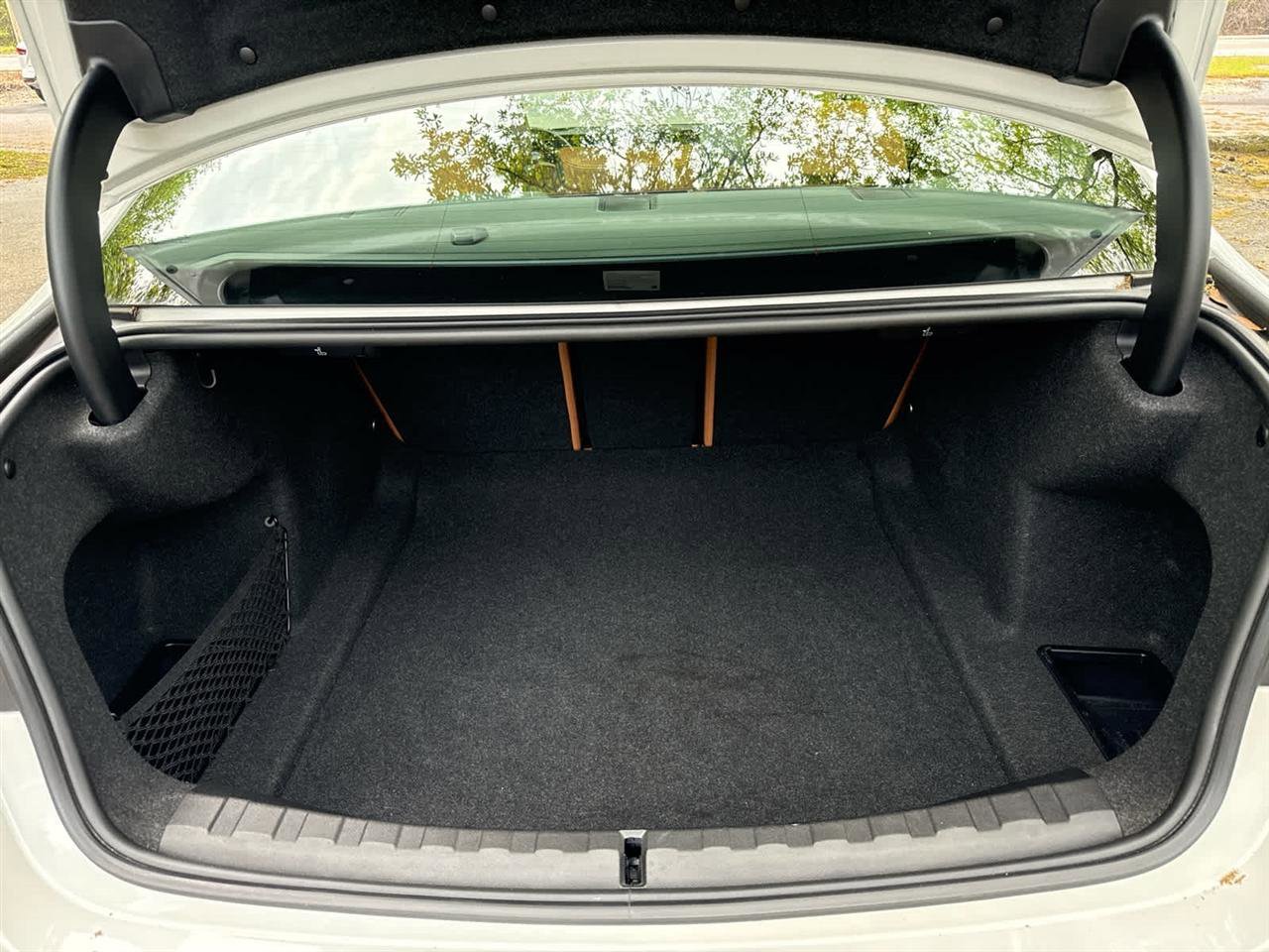 Used 2023 BMW 330i Sedan w/ M Sport Package RWD image 11