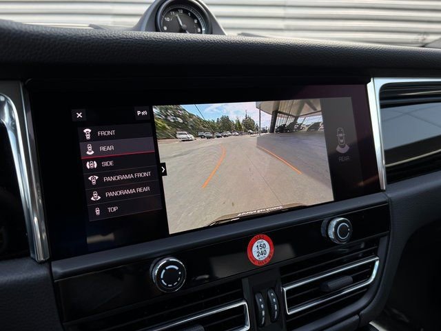 Certified 2026 Porsche Macan AWD/4WD image 19
