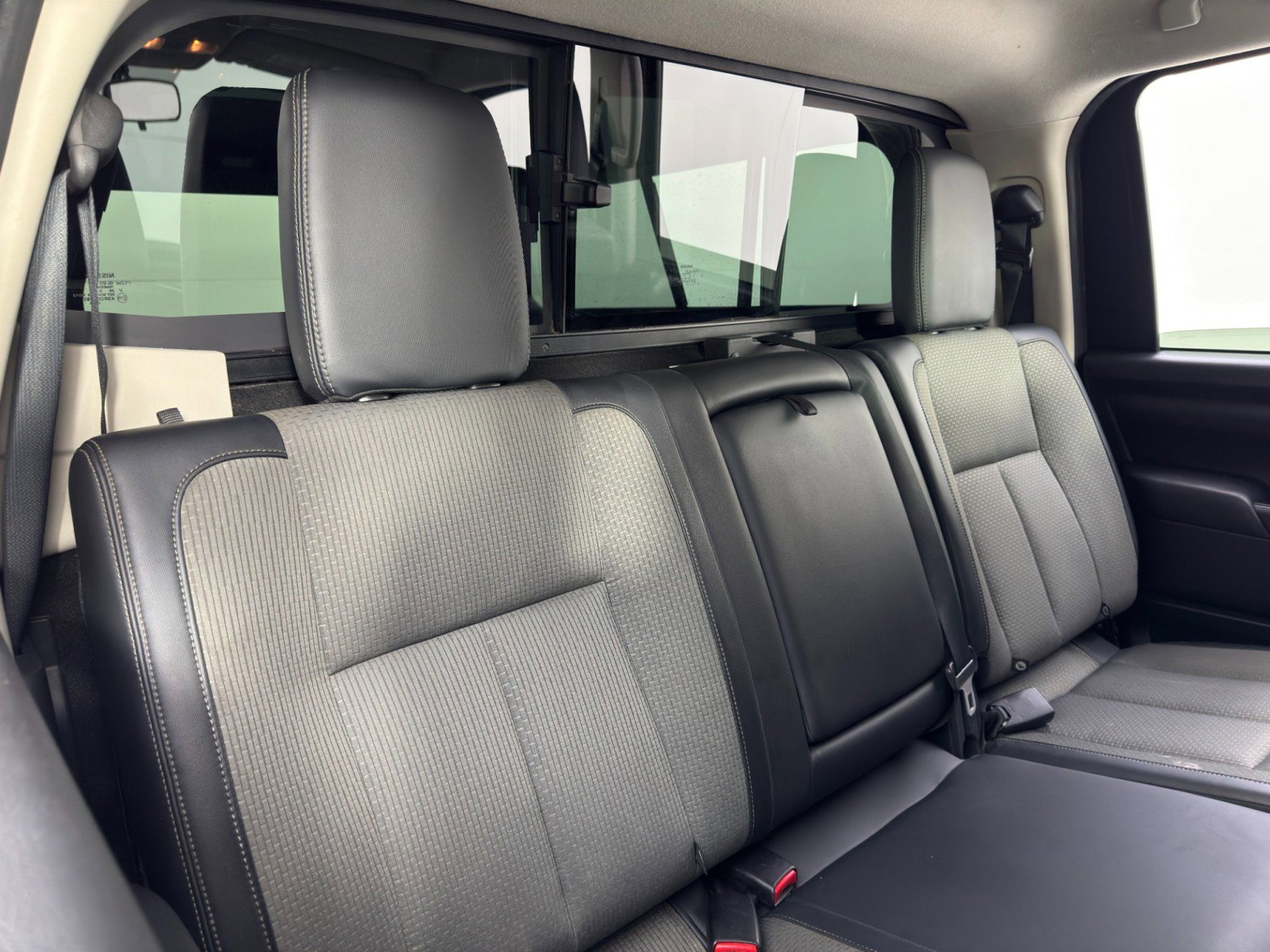 Used 2017 Nissan Titan S image 28