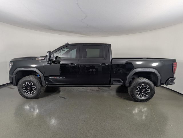 Used 2025 GMC Sierra 2500 AT4X image 5