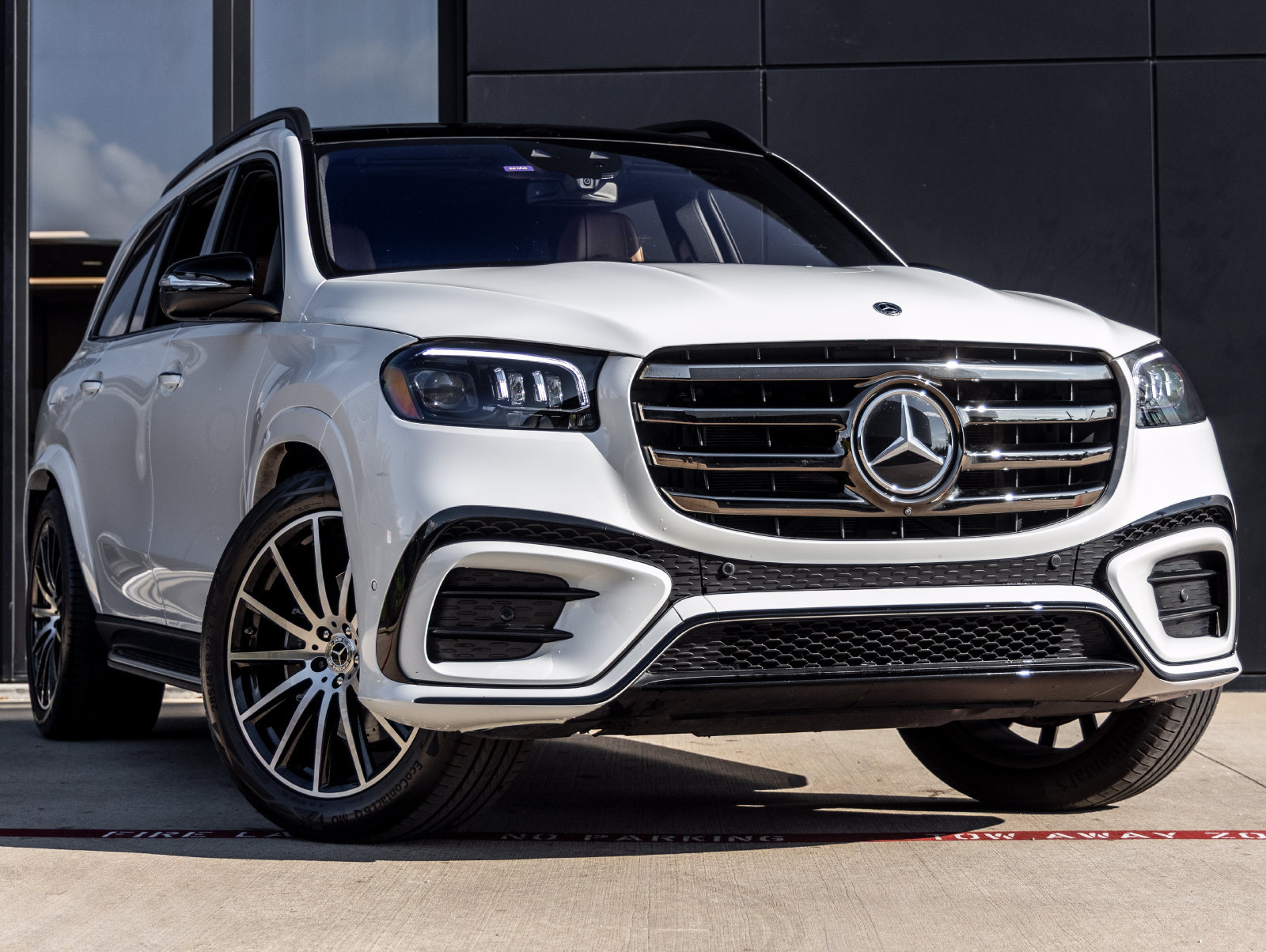 Used 2026 Mercedes-Benz GLS 450 4MATIC image 2