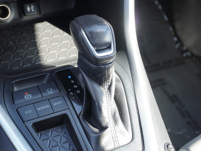 Used 2019 Toyota RAV4 XLE Premium FWD image 40