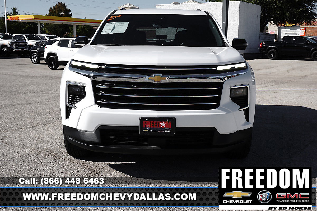 New 2026 Chevrolet Traverse LT w/ Driver Confidence Package FWD image 2