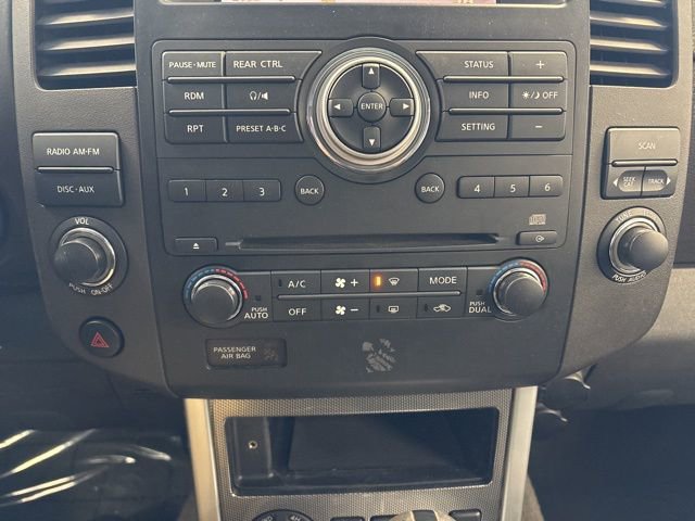 Used 2010 Nissan Pathfinder SE image 34
