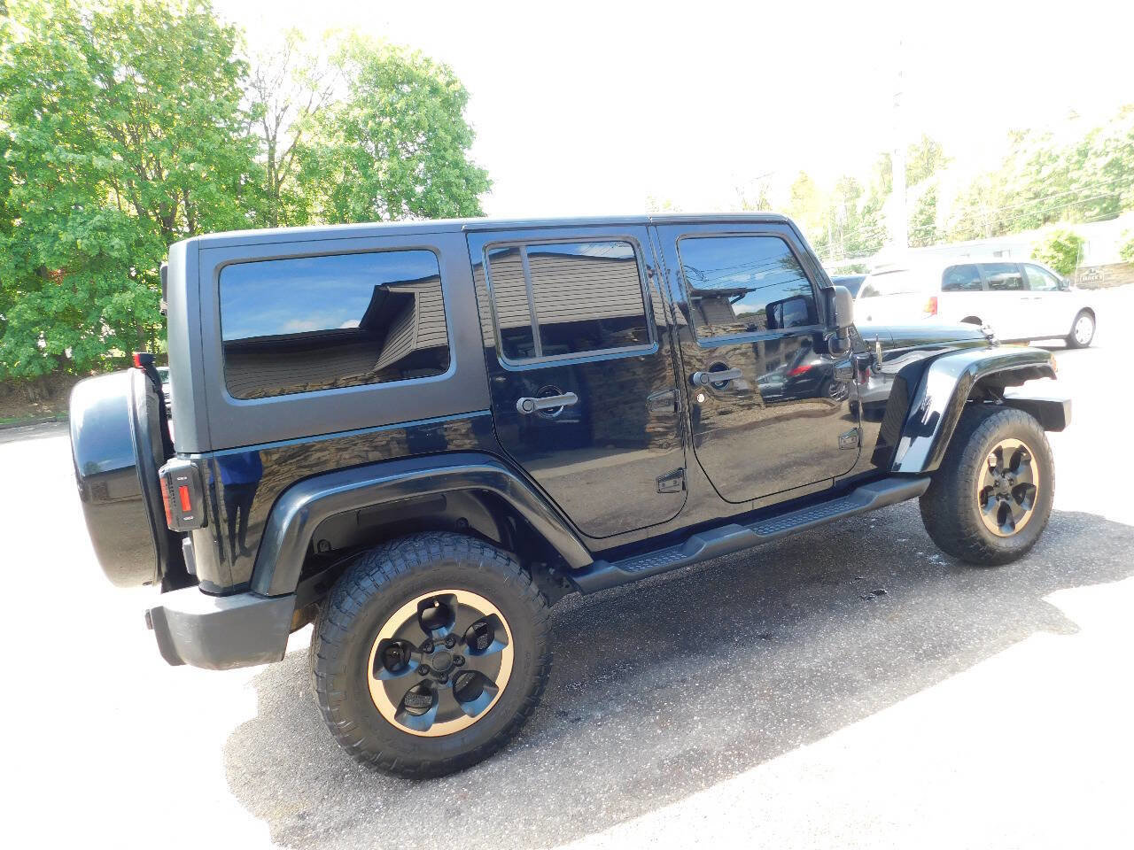 Used 2014 Jeep Wrangler Unlimited Sahara image 10