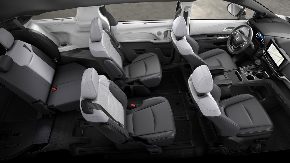 New 2026 Toyota Sienna XSE FWD image 4