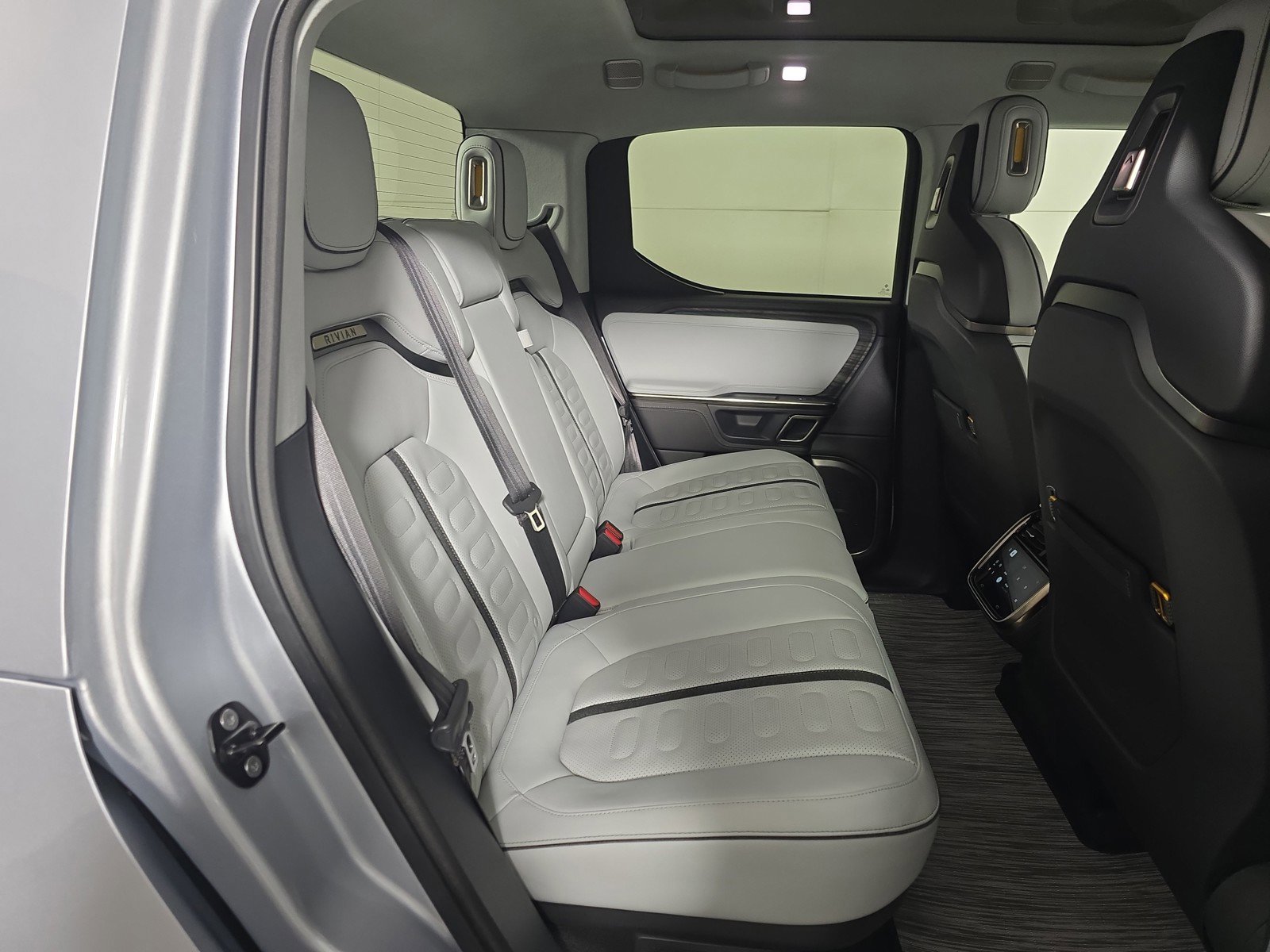 Used 2023 Rivian R1T Launch Edition image 22