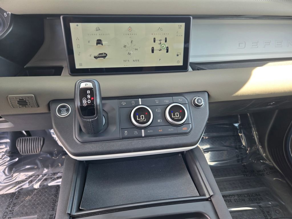 Used 2023 Land Rover Defender 90 S image 11