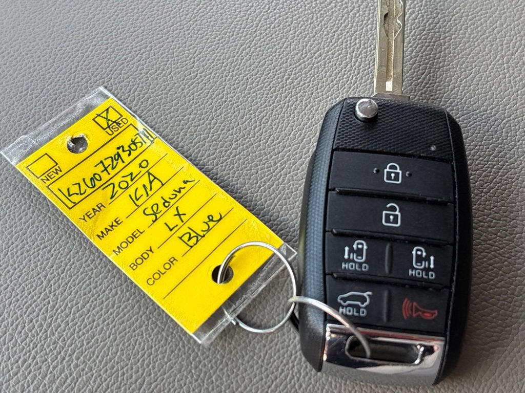 Used 2020 Kia Sedona LX FWD image 27