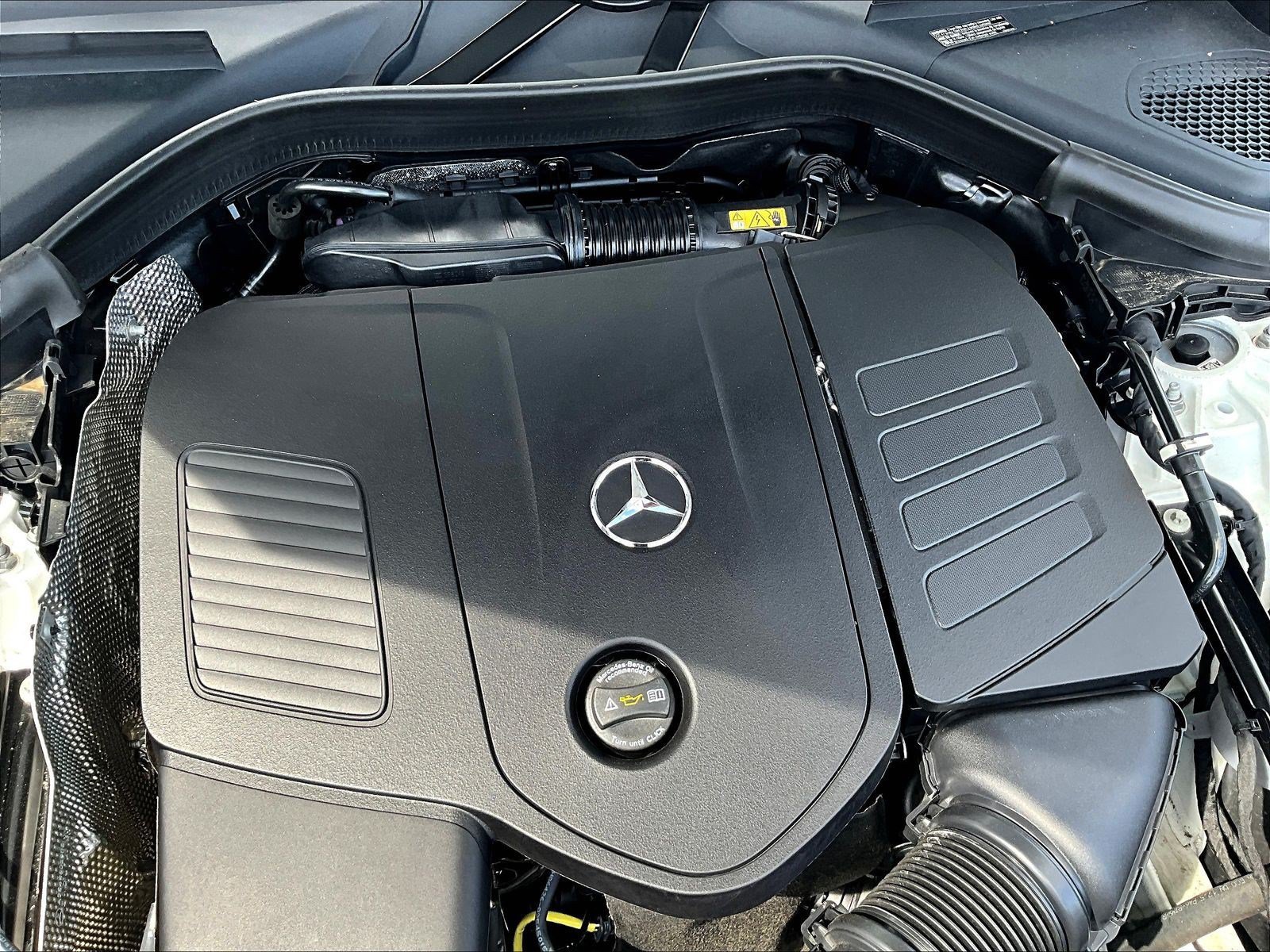 Used 2025 Mercedes-Benz GLC 300 4MATIC image 32