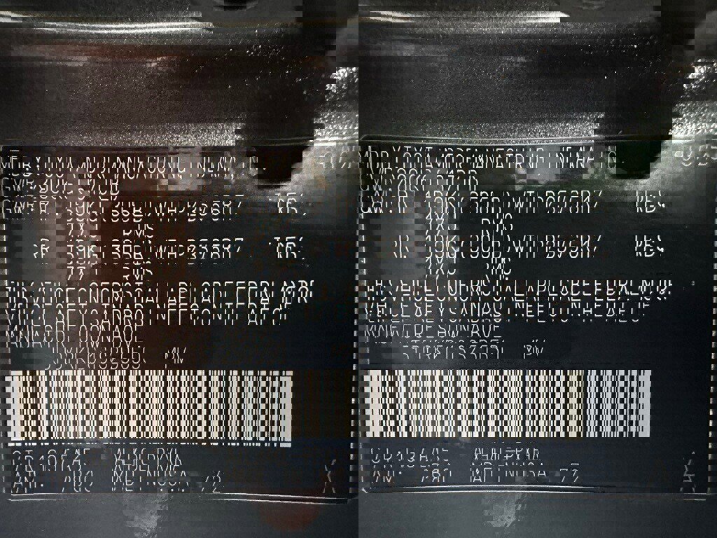 Used 2025 Toyota Sienna XLE image 11