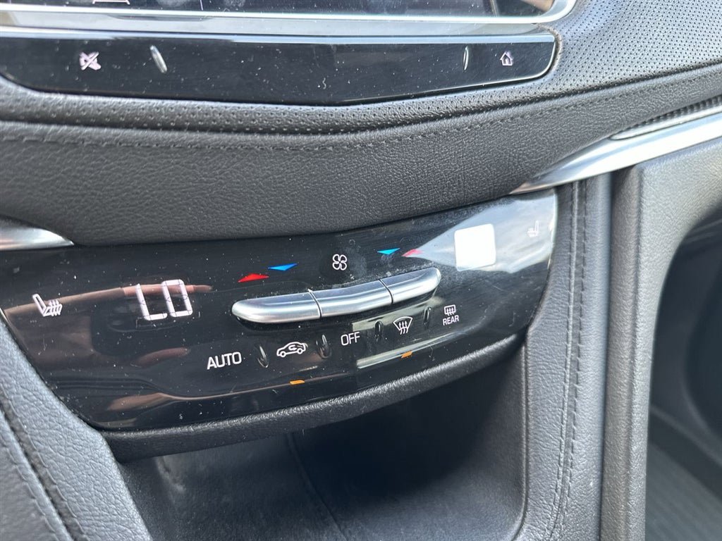 Certified 2023 Cadillac XT5 Sportv w/ LPO, Floor Liner Package AWD/4WD image 18