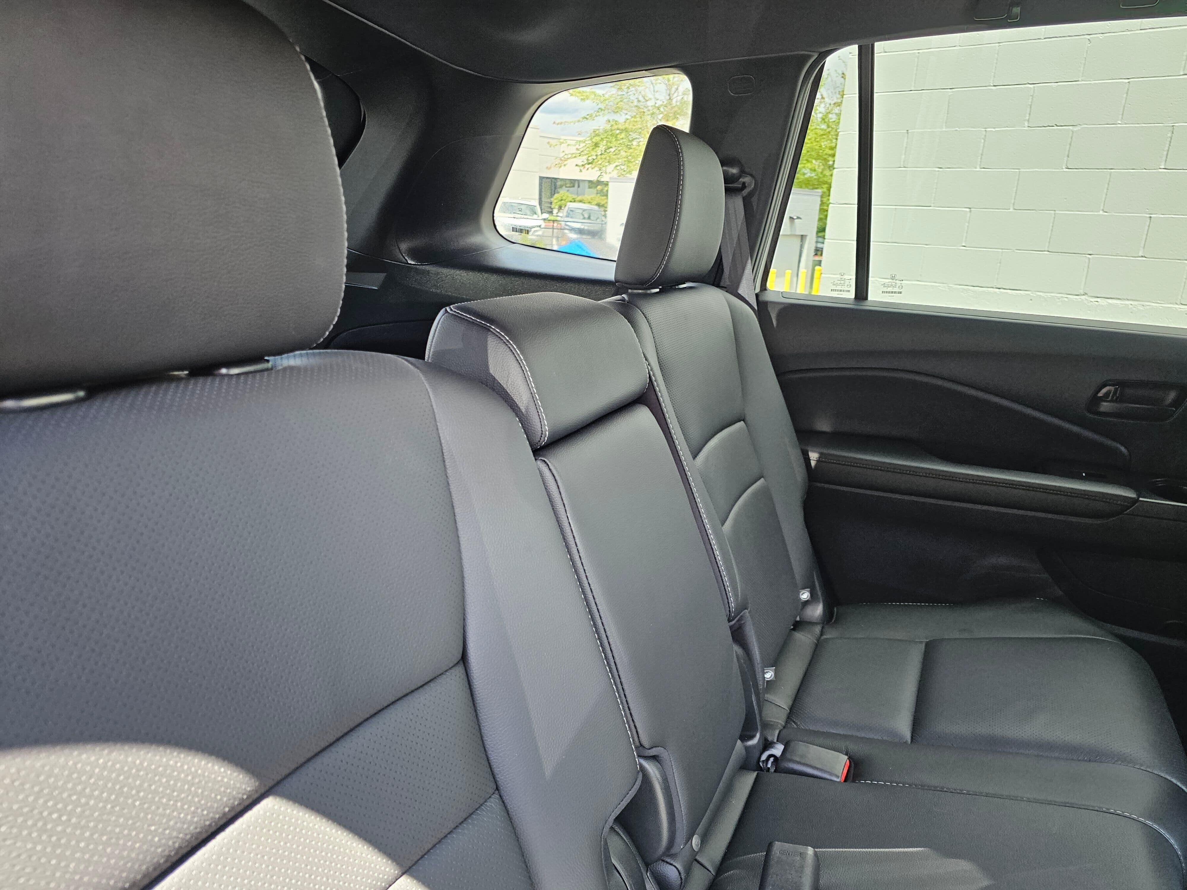 Used 2023 Honda Passport EX-L image 12
