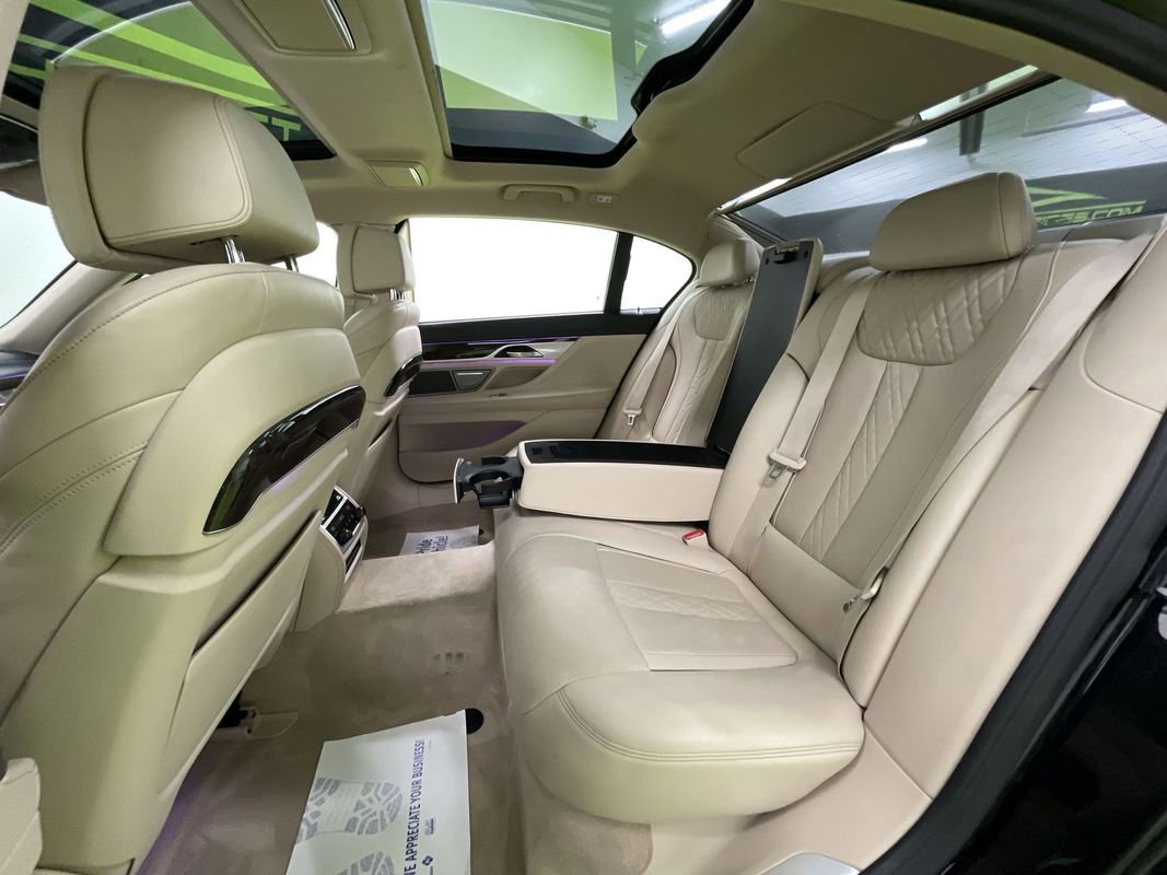 Used 2018 BMW 740e xDrive image 29