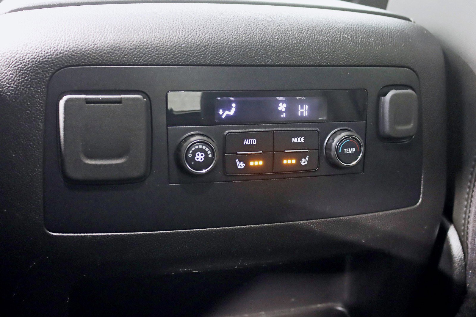 Used 2019 GMC Yukon Denali image 25