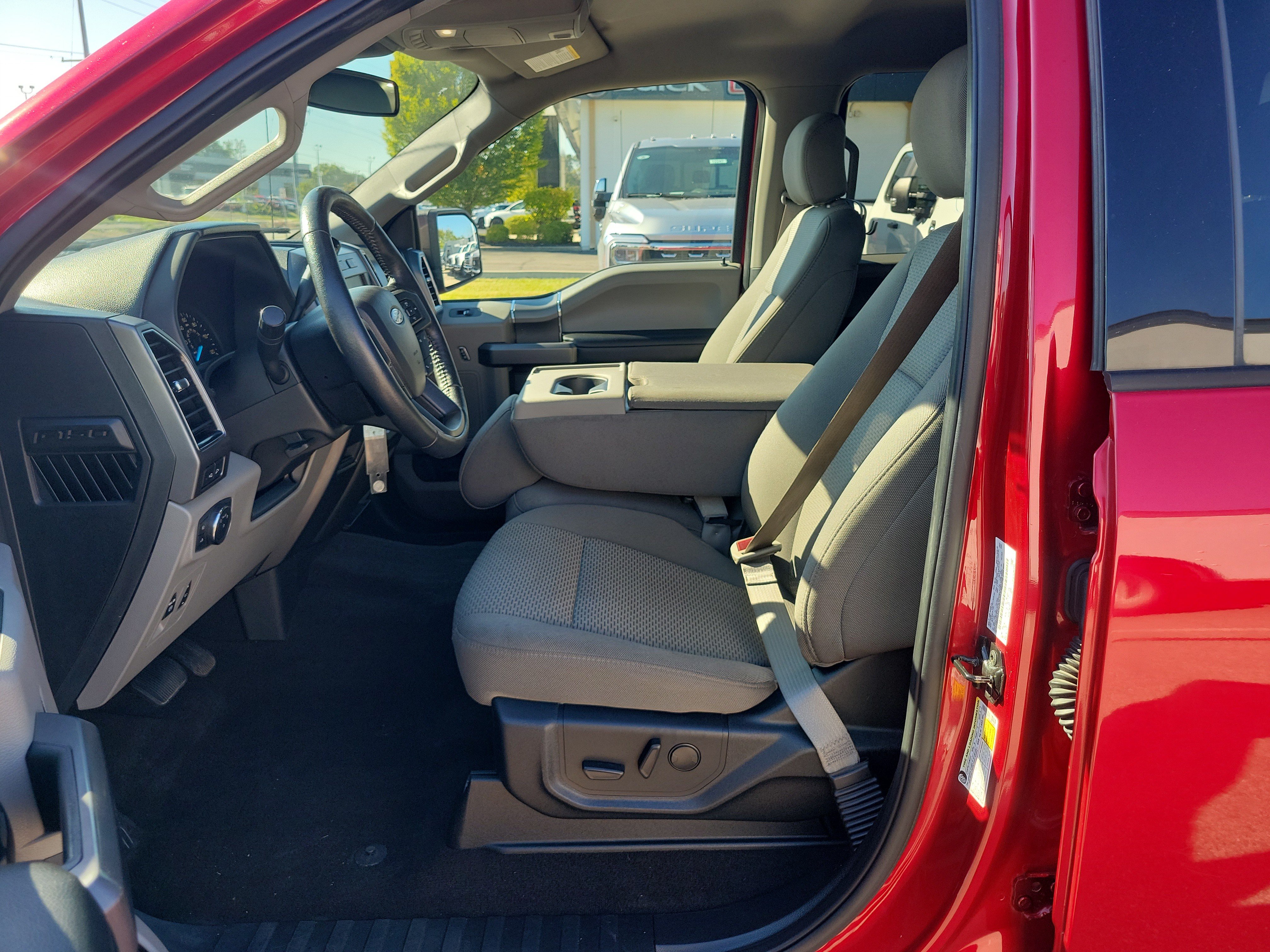 Used 2020 Ford F150 XLT w/ Equipment Group 302A Luxury AWD/4WD image 15