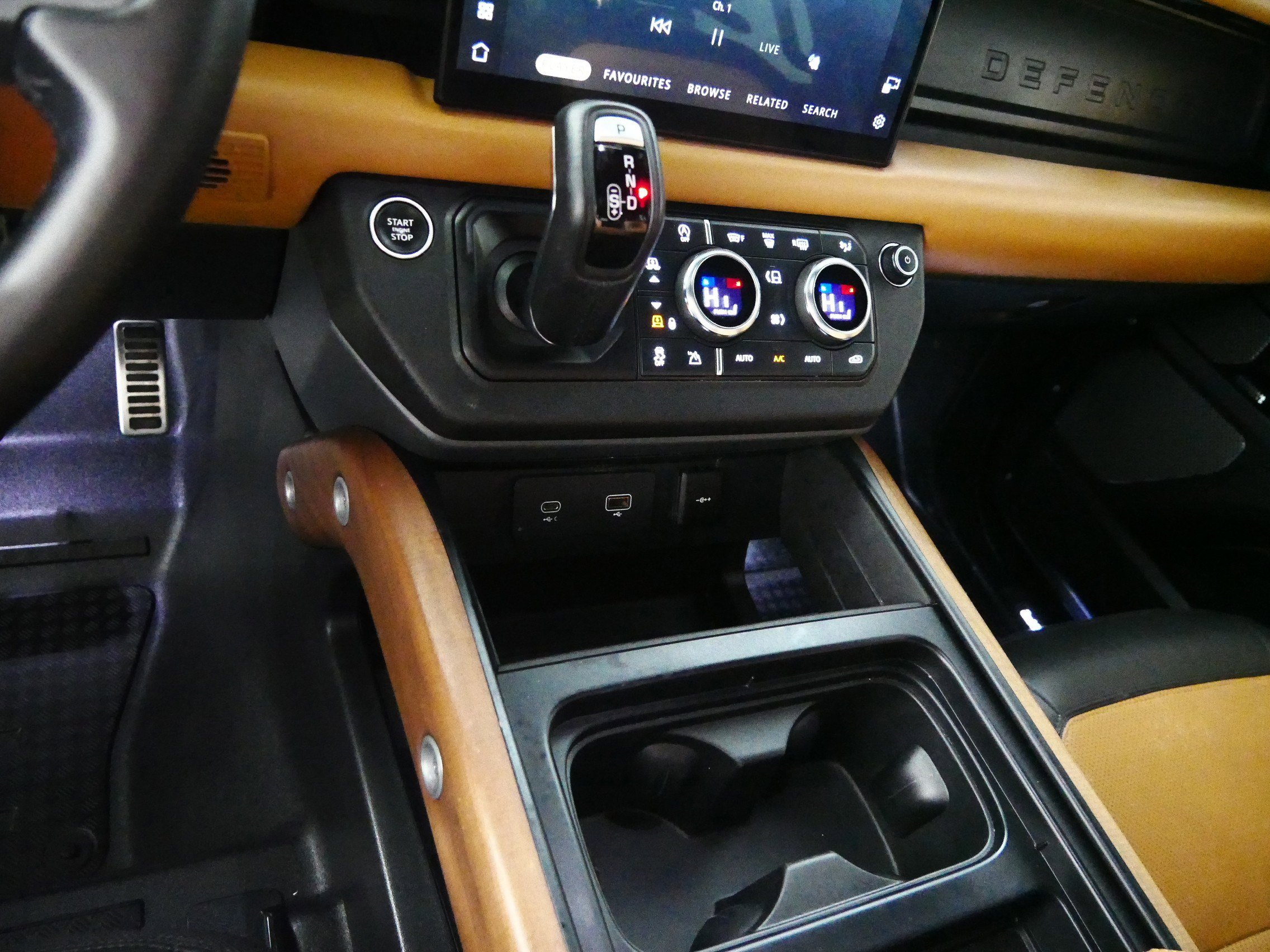 Used 2024 Land Rover Defender 110 X image 24