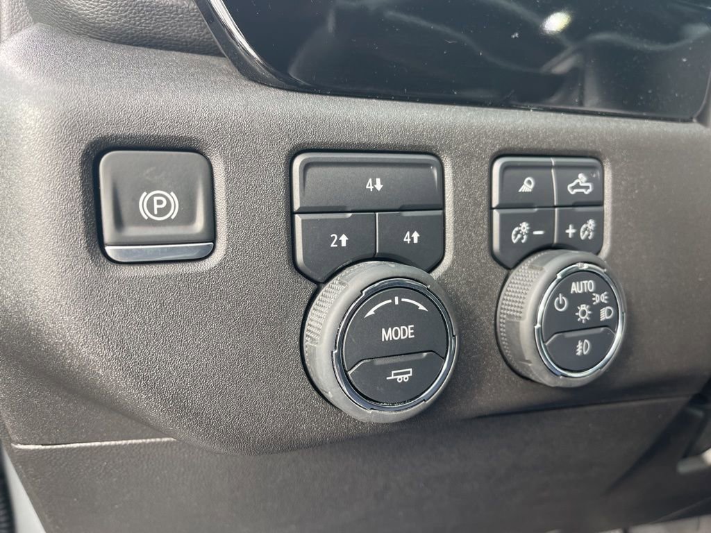 Used 2025 Chevrolet Silverado 2500 LT w/ Safety Package image 29