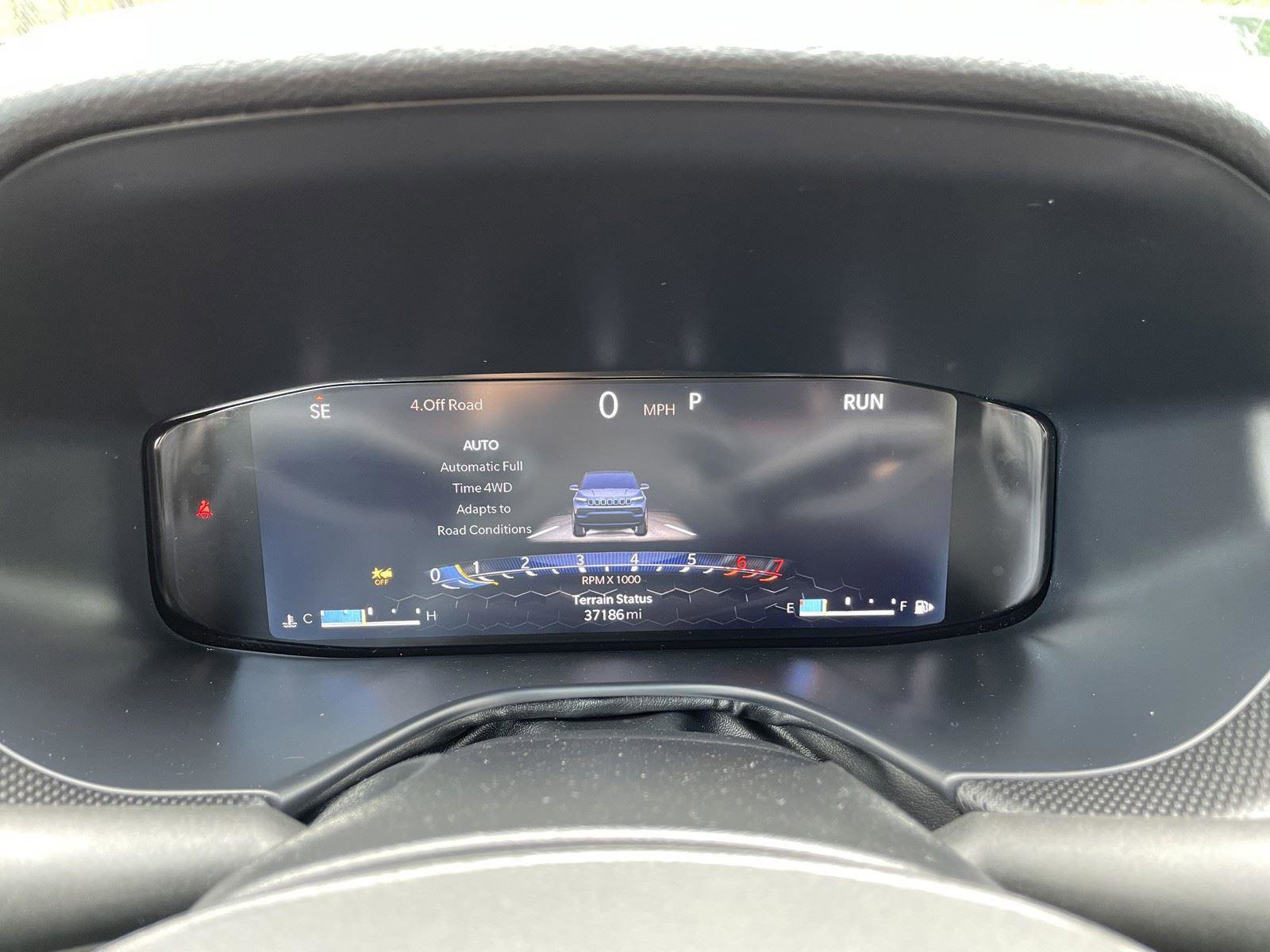 Used 2025 Jeep Compass Trailhawk w/ Trailhawk Elite Group image 17