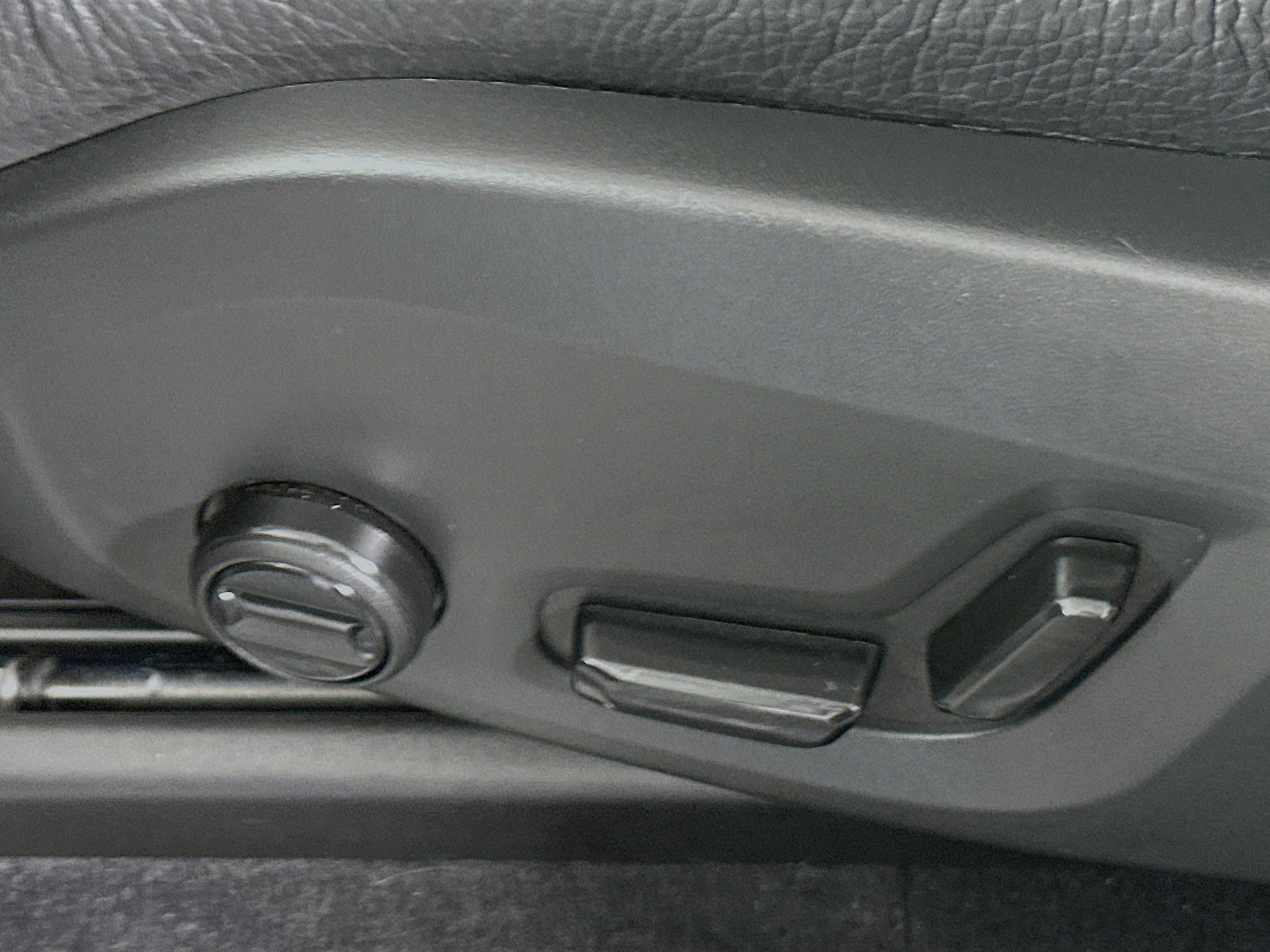 Used 2023 Volvo XC90 B6 Core image 13