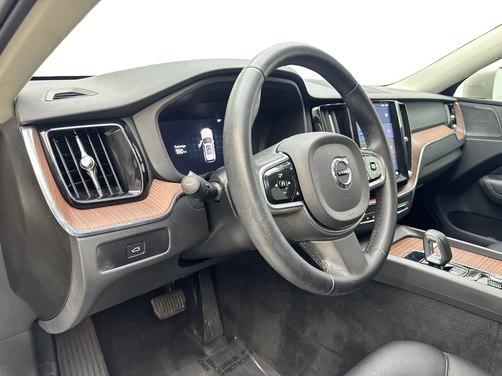 Used 2023 Volvo XC60 B5 Plus FWD image 50