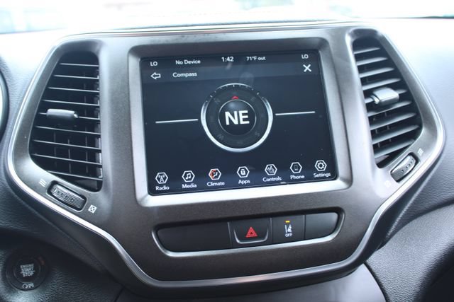Used 2022 Jeep Cherokee Trailhawk AWD/4WD image 24