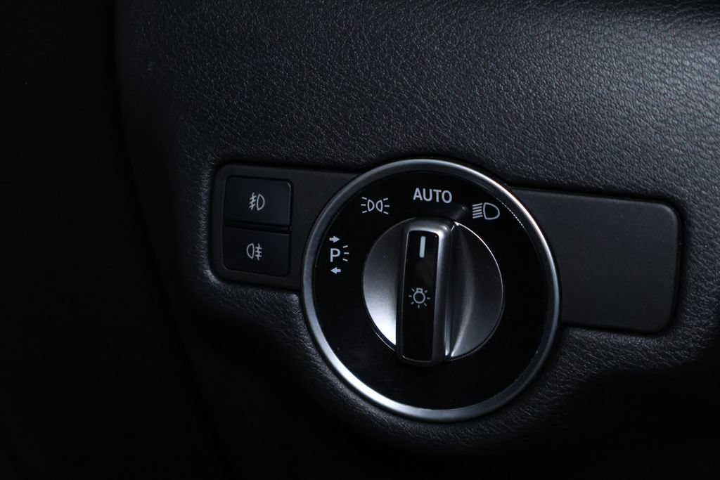 Used 2019 INFINITI QX30 AWD w/ Proassist Package image 27