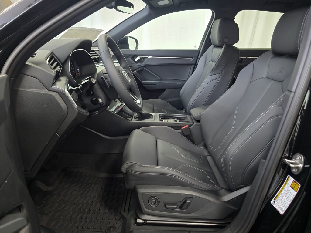 New 2025 Audi Q3 2.0T Premium image 13