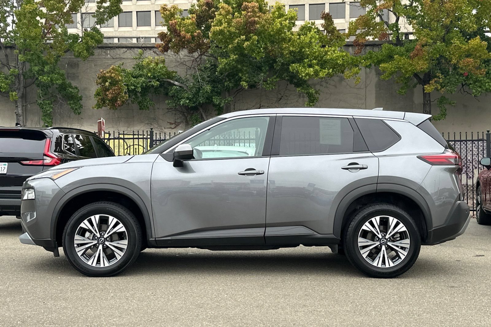 Used 2023 Nissan Rogue SV AWD/4WD image 8