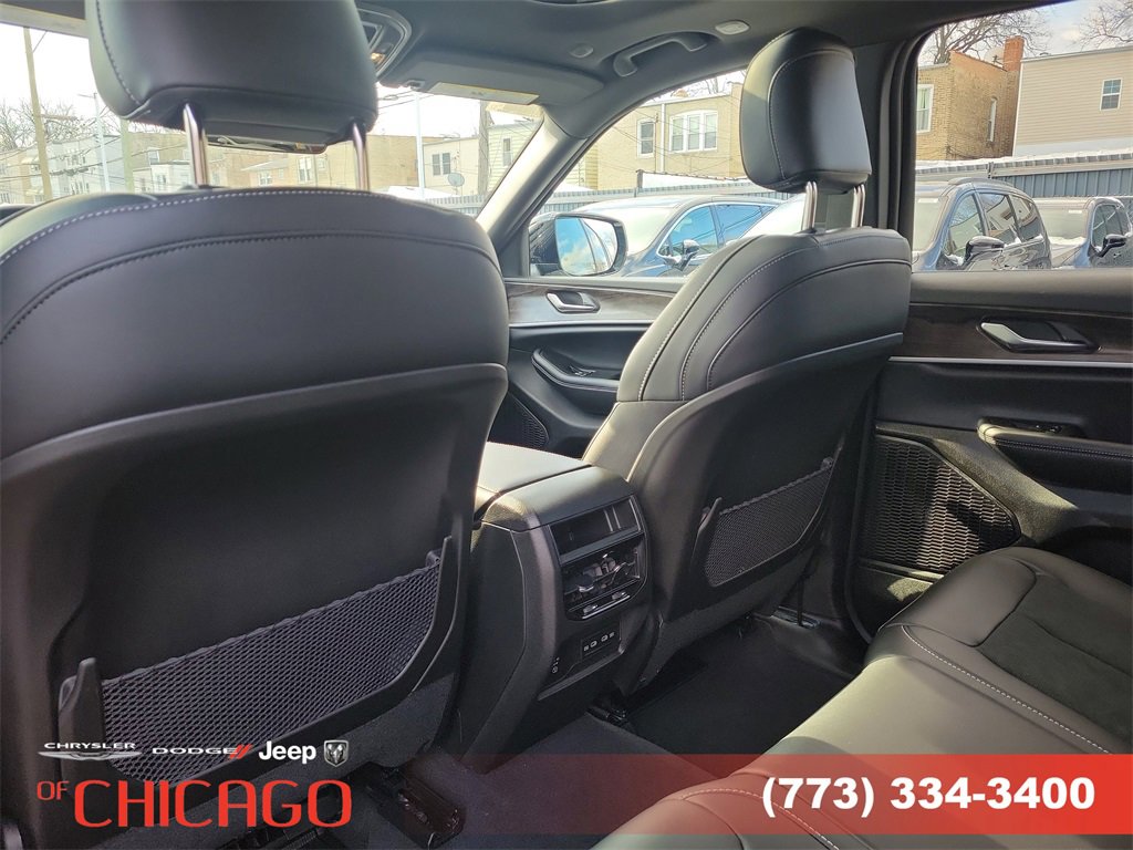 New 2026 Jeep Grand Cherokee Altitude image 13