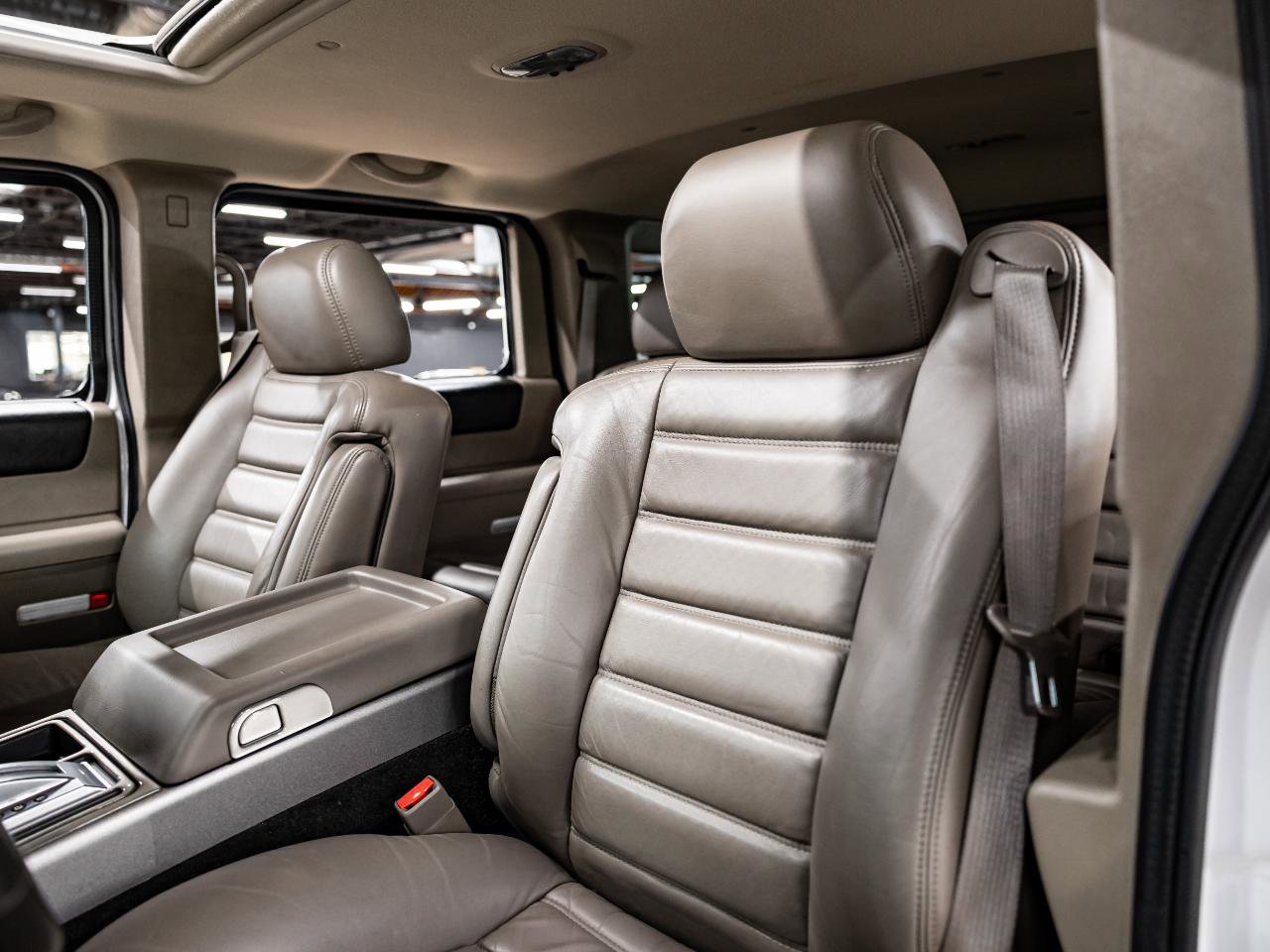 Used 2003 HUMMER H2 w/ Preferred Equipment Group image 40