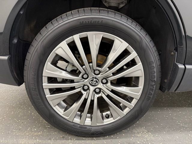 Certified 2021 Toyota Venza Limited w/ Advanced Technology Package AWD/4WD image 21