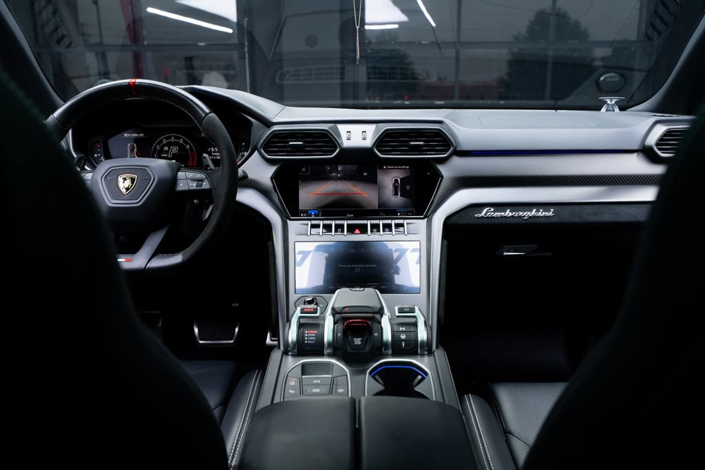 Used 2023 Lamborghini Urus Performante AWD/4WD image 49