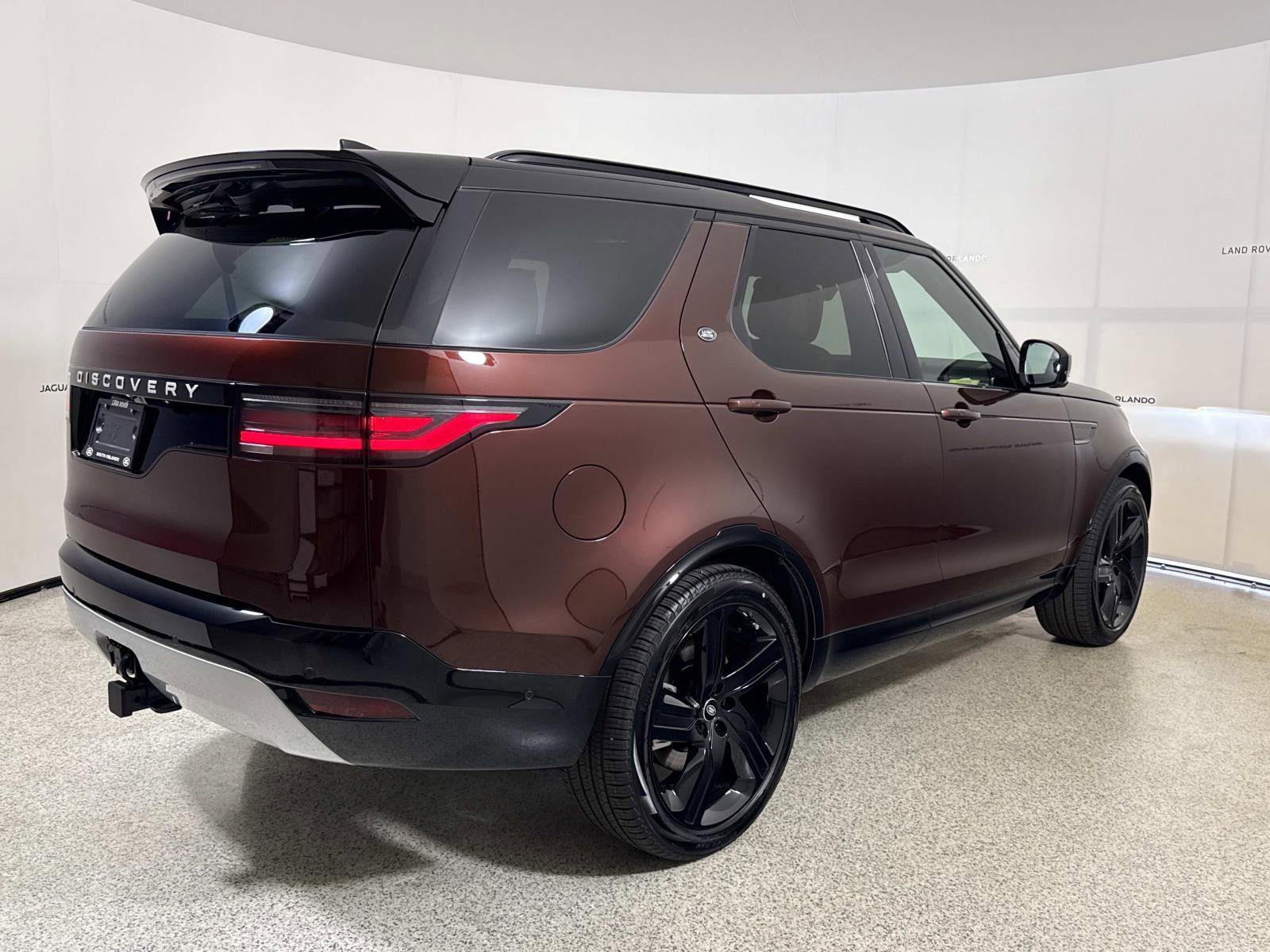 New 2026 Land Rover Discovery Limited Edition AWD/4WD image 4