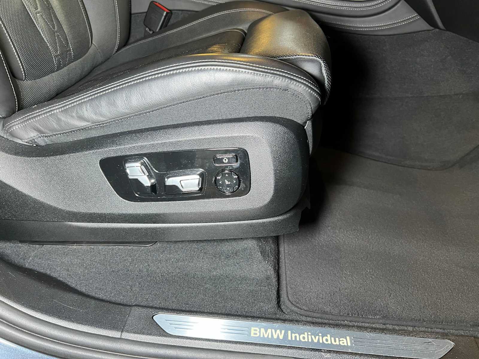 Used 2019 BMW X7 xDrive50i w/ Premium Package AWD/4WD image 13