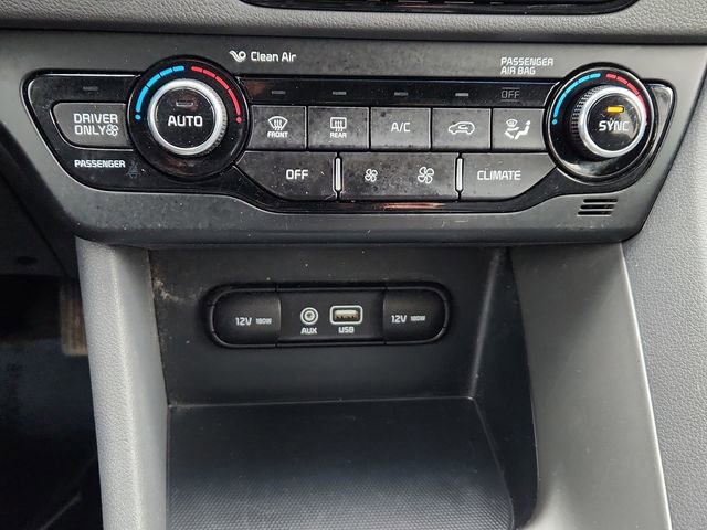 Used 2017 Kia Niro LX image 38