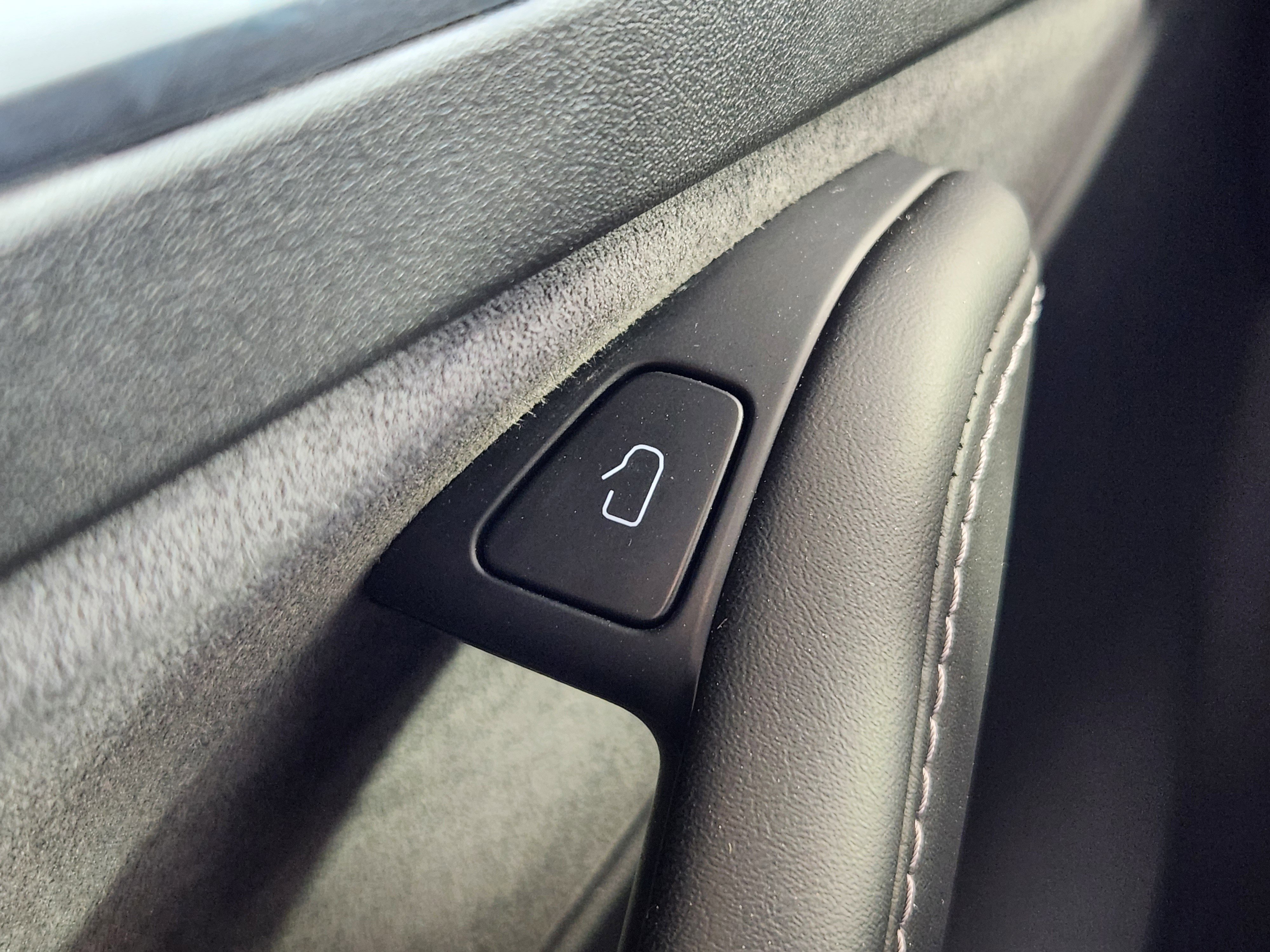 Used 2023 Tesla Model Y AWD image 27