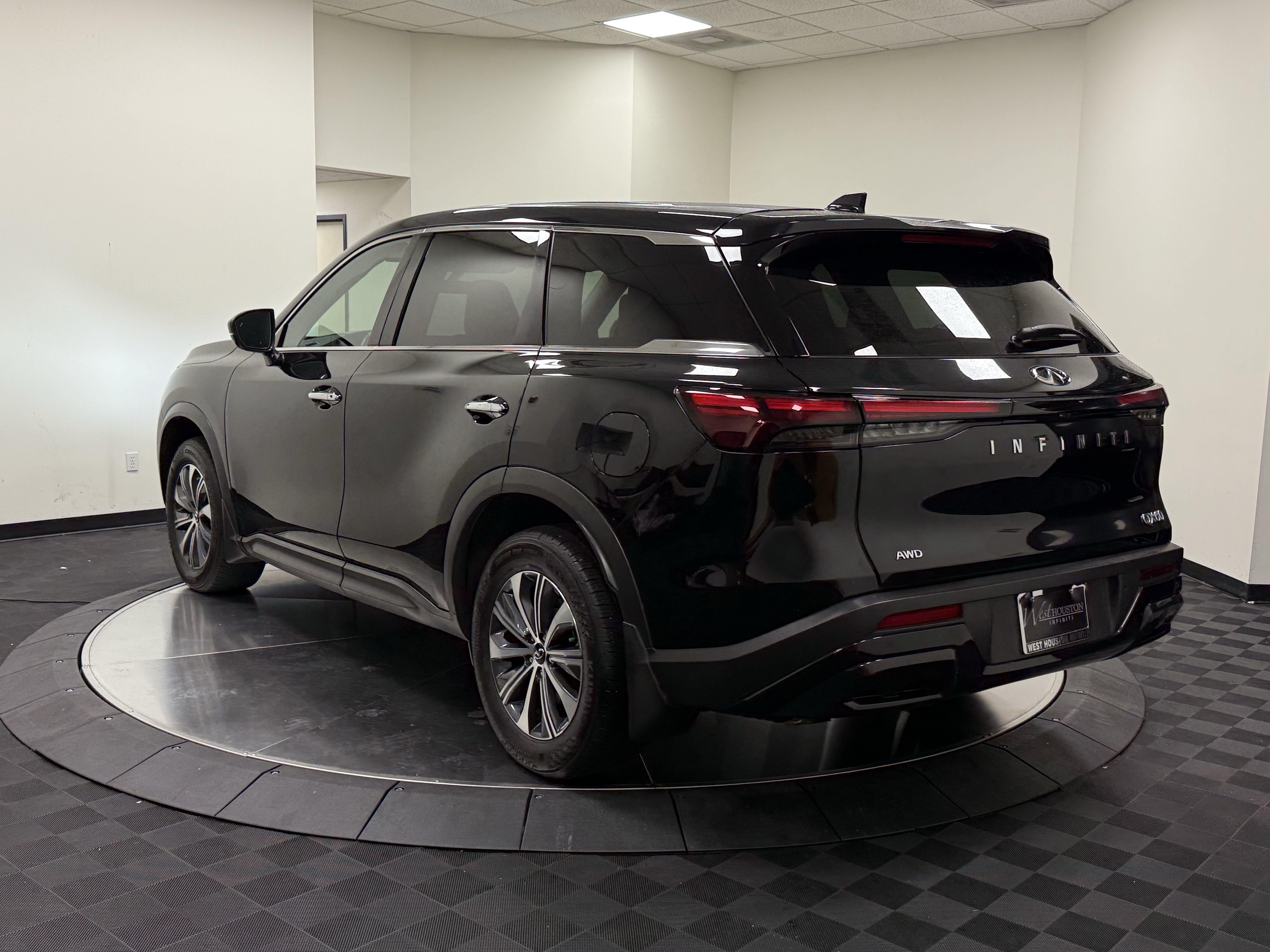 Certified 2025 INFINITI QX60 Pure AWD/4WD image 5