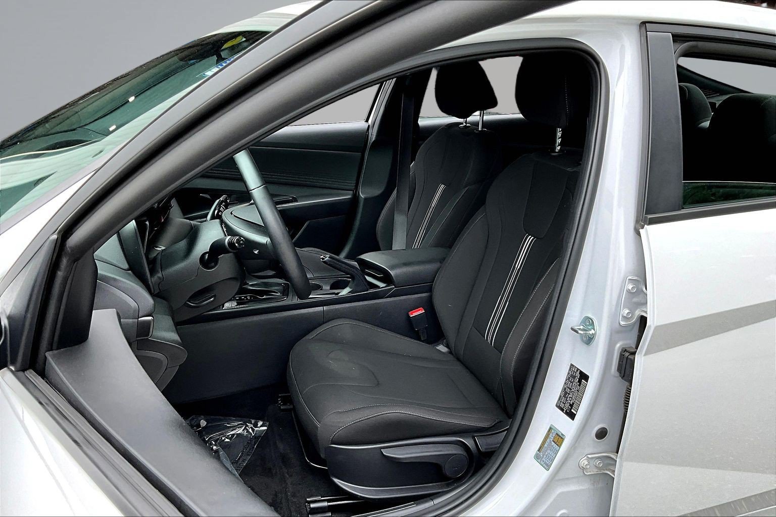 Used 2025 Hyundai Elantra Sport FWD image 19