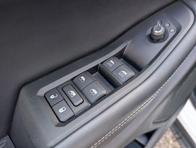Used 2024 Jeep Grand Cherokee L Altitude AWD/4WD image 15